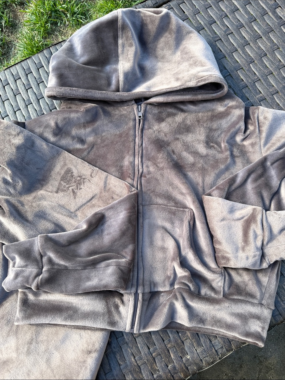 NWOT SKIMS Velour Tracksuit [Matching Set] - Picture 5 of 10